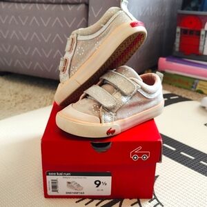See Kai Run silver & gray toddler girls 9.5 Robyne sneakers